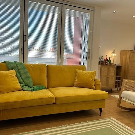 Stylish, Smart & Fun 4 Bed Home ลอนดอน ภายนอก รูปภาพ