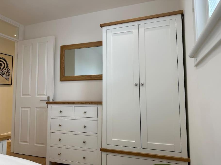 Stylish, Smart & Fun 4 Bed Home ลอนดอน ภายนอก รูปภาพ