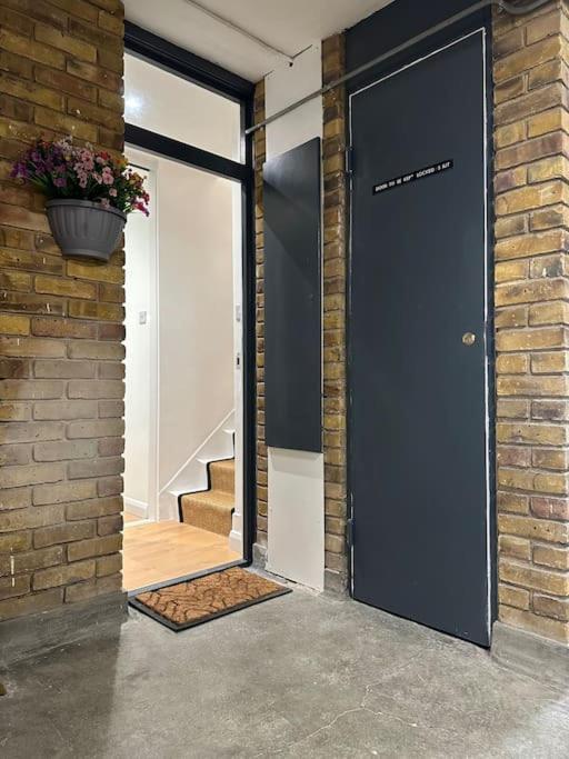 Stylish, Smart & Fun 4 Bed Home ลอนดอน ภายนอก รูปภาพ