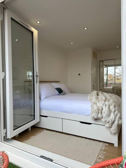 Stylish, Smart & Fun 4 Bed Home ลอนดอน ภายนอก รูปภาพ