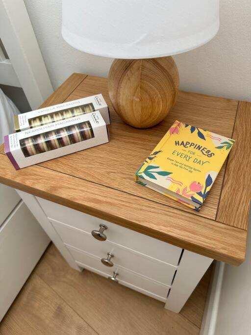 Stylish, Smart & Fun 4 Bed Home ลอนดอน ภายนอก รูปภาพ