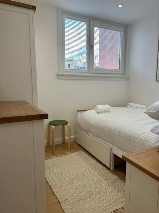 Stylish, Smart & Fun 4 Bed Home ลอนดอน ภายนอก รูปภาพ